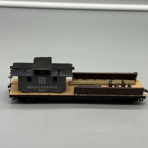 HO Scale Mantua Santa Fe Maintenance Car #932
